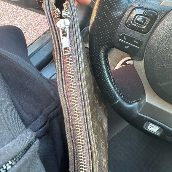 Louis Vuitton authentic Classic Brown Monogram Shoulder Bag - Picture 3 of 5